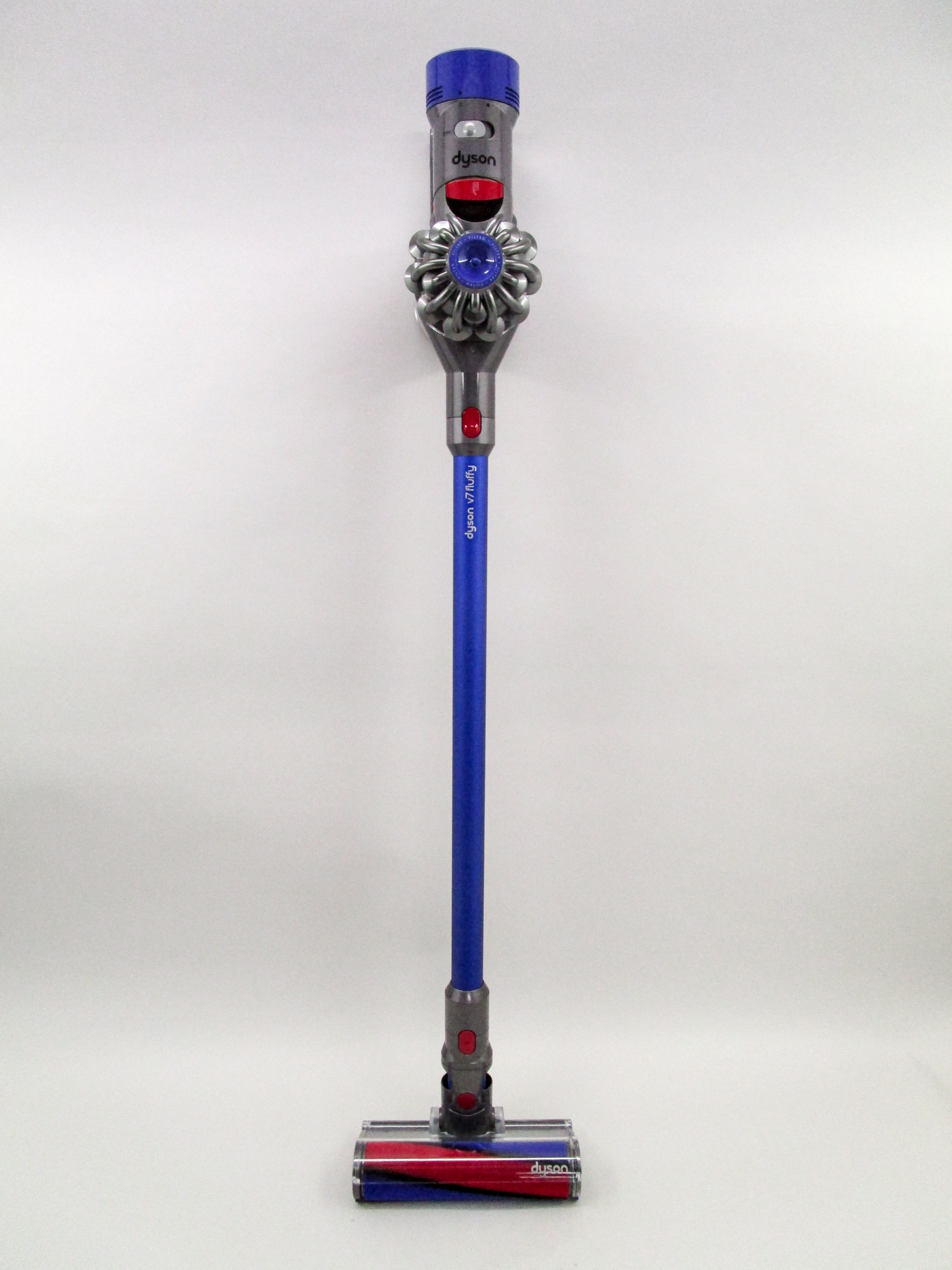 DYSON V7 FLUFFY