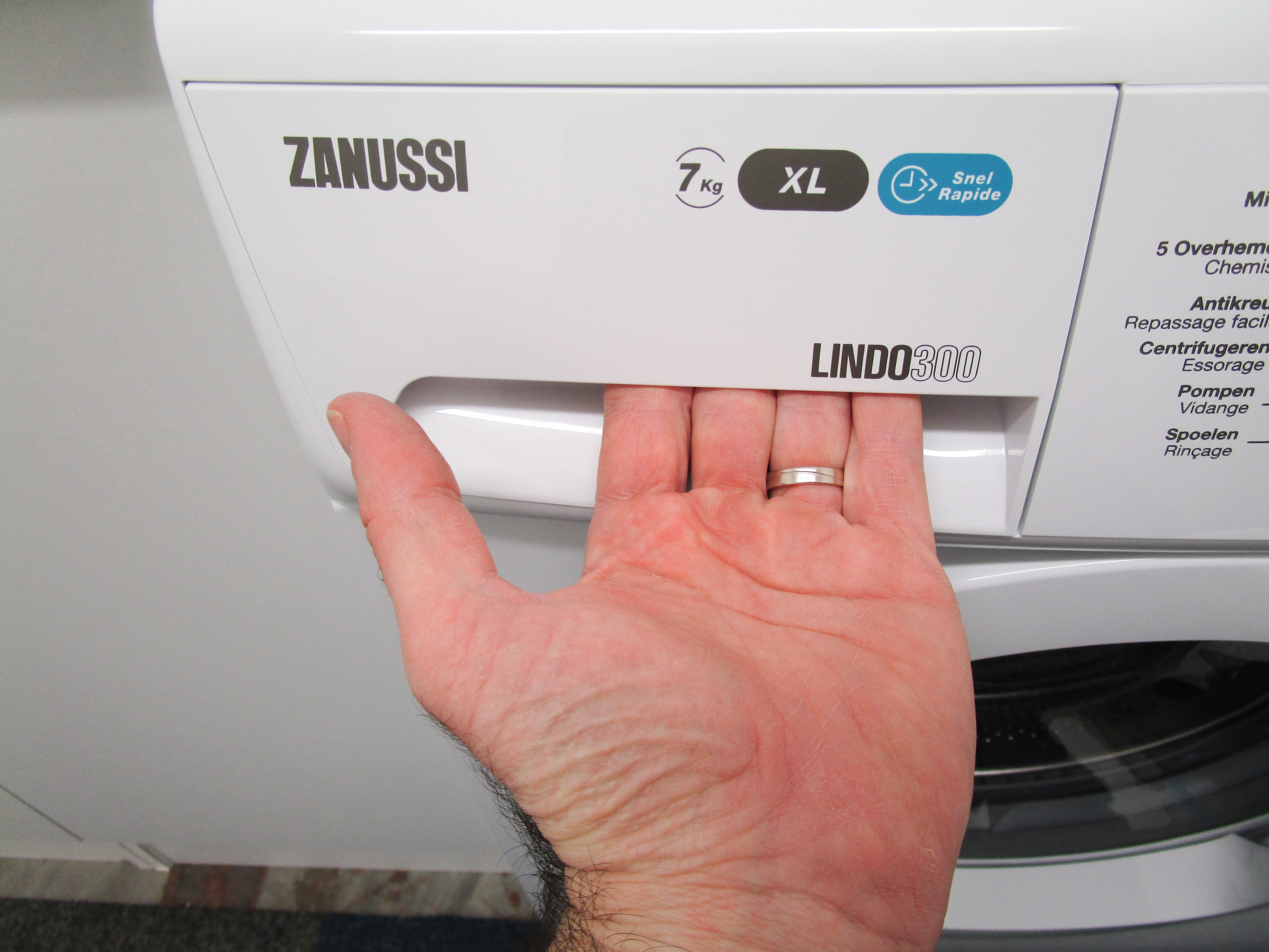 ZANUSSI ZWS7120BW